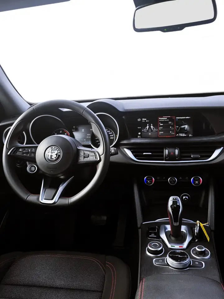 Alfa Romeo Stelvio 2021 — фото 9