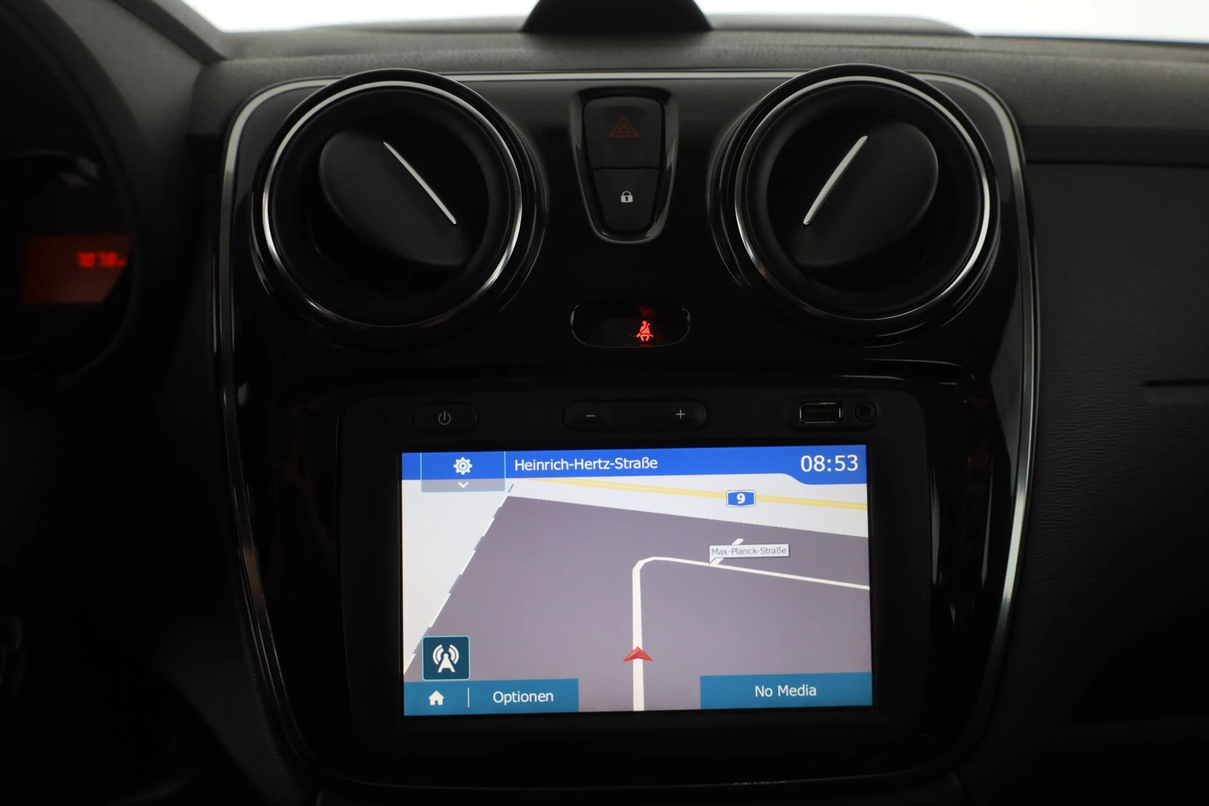Dacia Lodgy 1.3 TCe Comfort Navi Sitzheizung PDC 1.Hd. — photo 11
