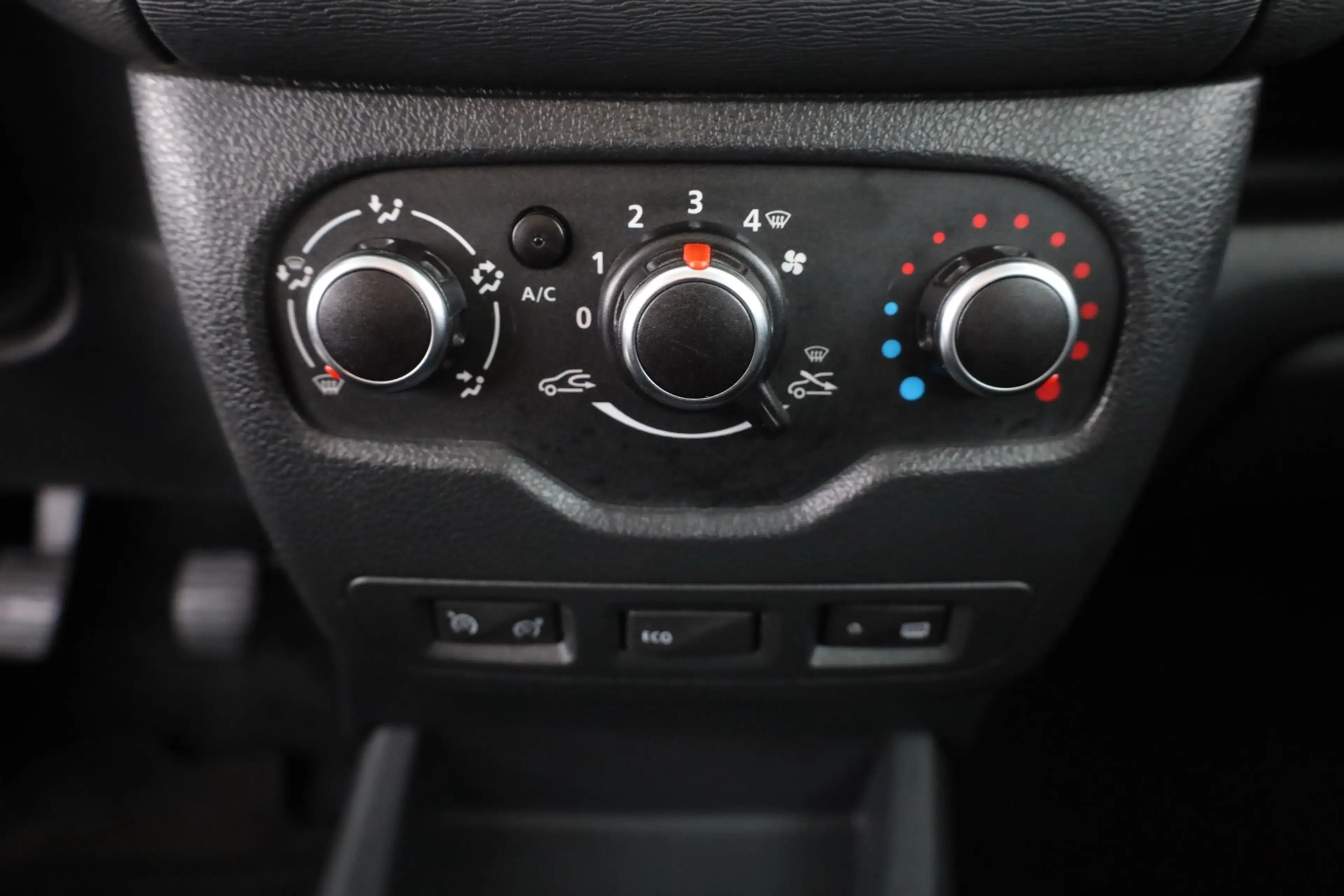 Dacia Lodgy 1.3 TCe Comfort Navi Sitzheizung PDC 1.Hd. — photo 12