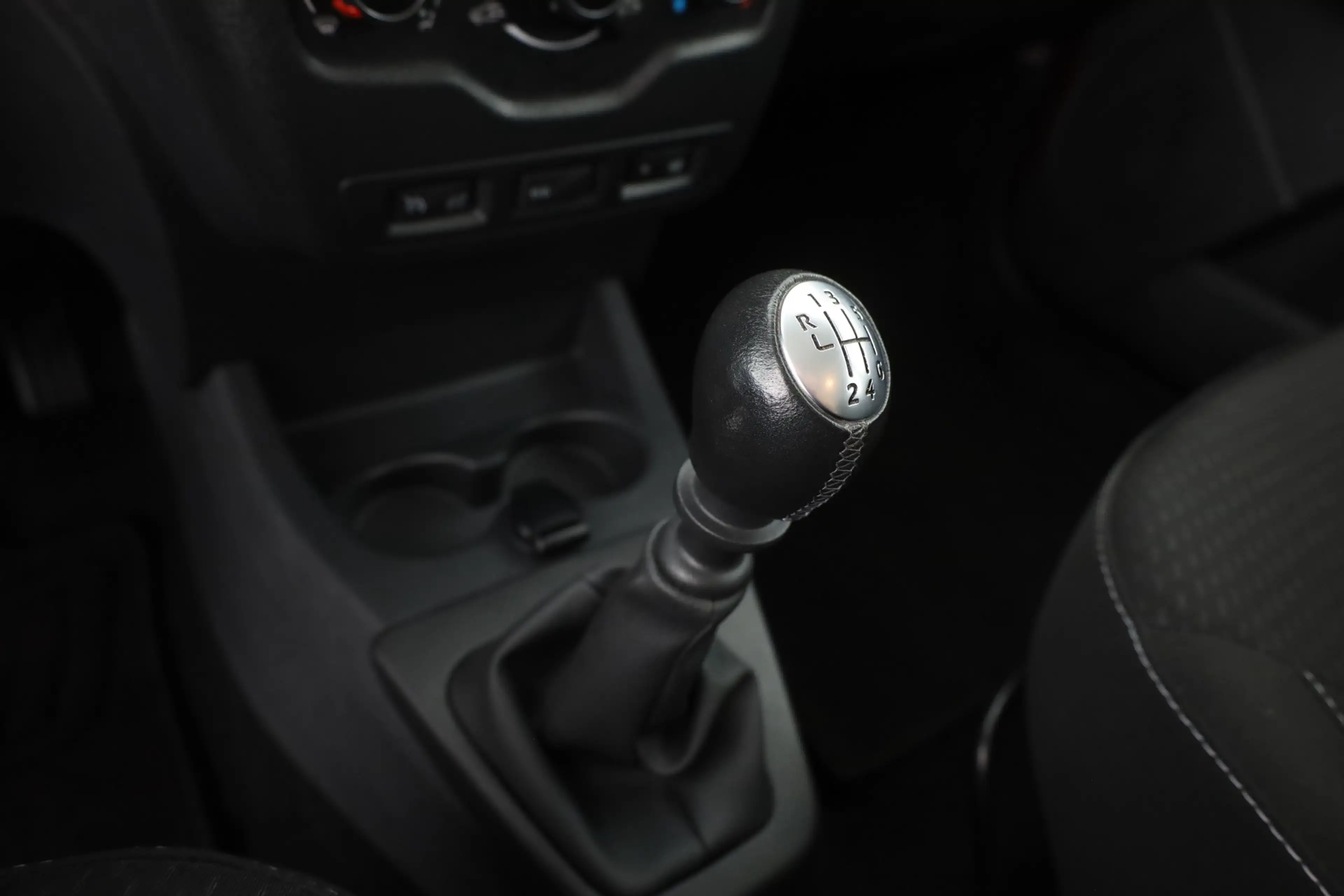 Dacia Lodgy 1.3 TCe Comfort Navi Sitzheizung PDC 1.Hd. — photo 13