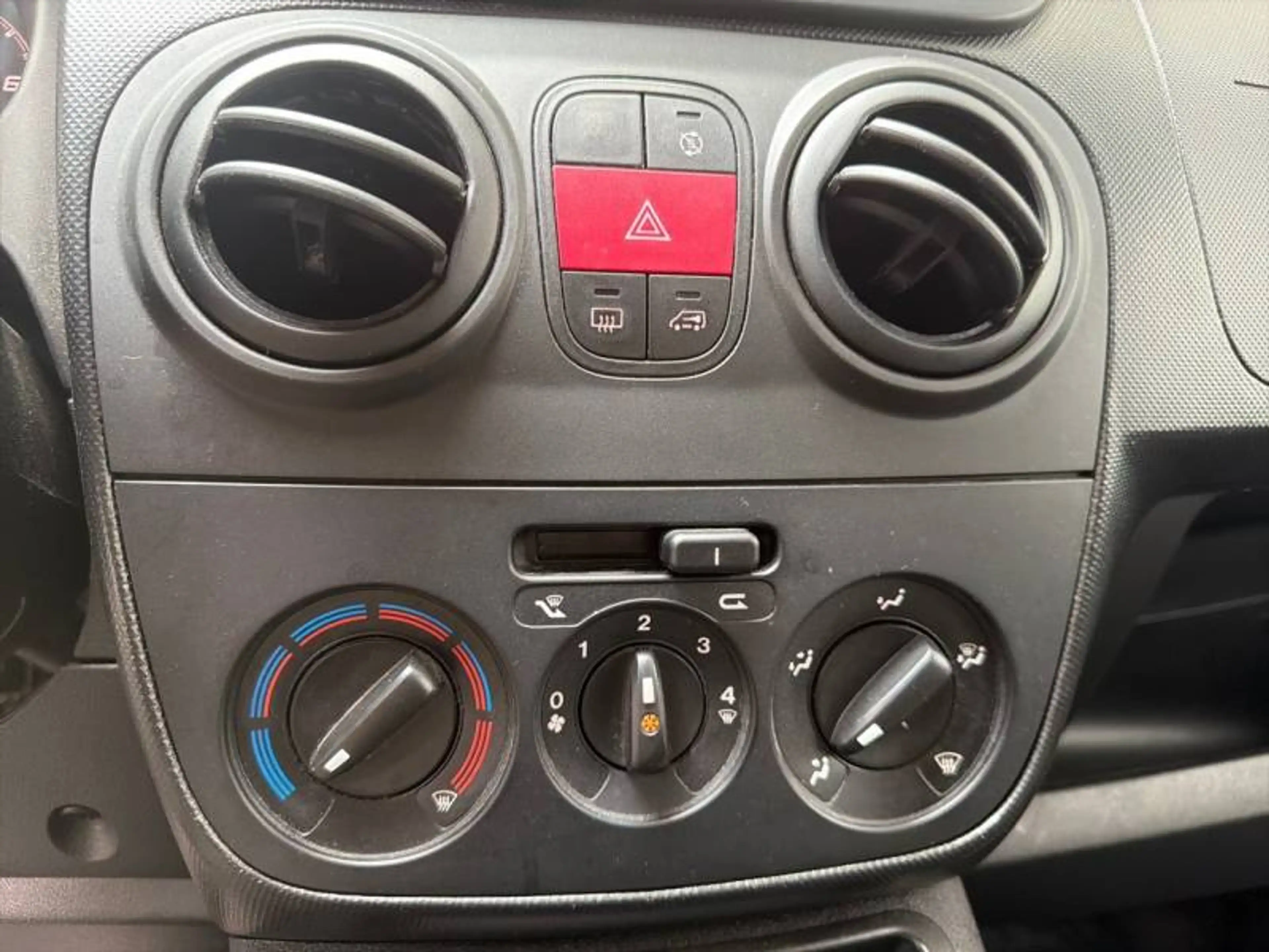 Fiat Fiorino 4 1.3 MultiJet 80HP Euro 6.4 - — photo 13