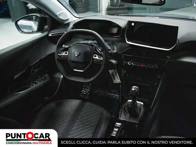 Peugeot 208 view 9