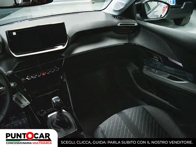 Peugeot 208 view 10