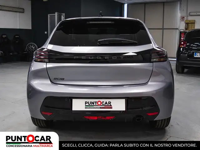 Peugeot 208 view 4