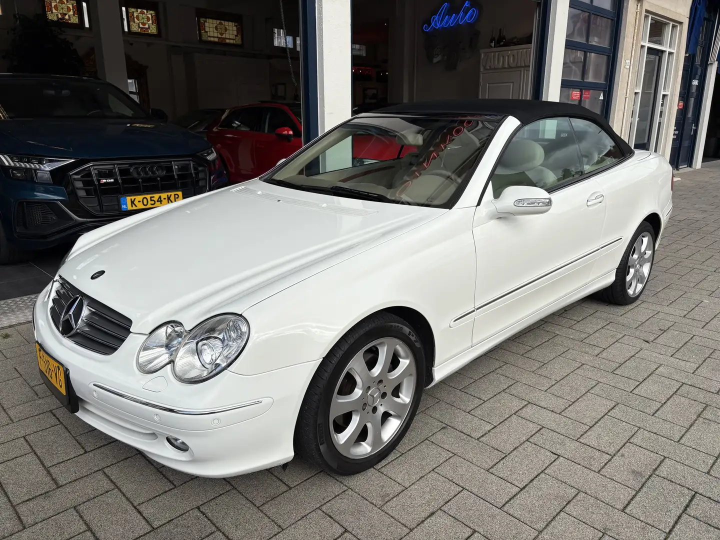 Mercedes-Benz CLK 320 Cabrio Avantgarde AUT./LEDER/CLIMA/TOPSTAAT Wit - 2
