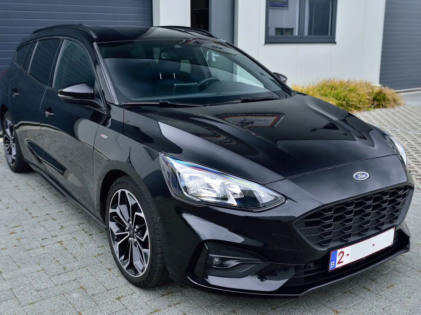 Ford Focus Focus 1.5 EcoBlue Aut. ST-LINE STYLE black-black Zwart - 2