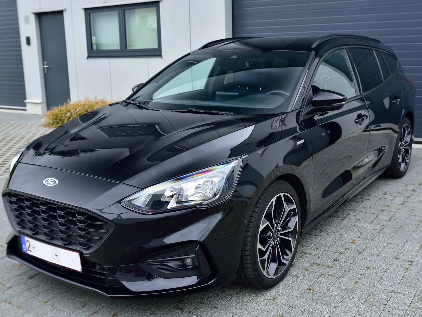 Ford Focus Focus 1.5 EcoBlue Aut. ST-LINE STYLE black-black Zwart - 1