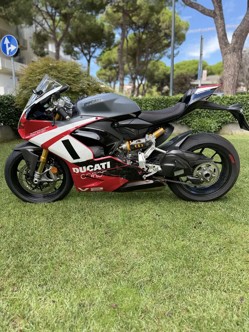 Ducati Panigale V2 Final Edition - 1