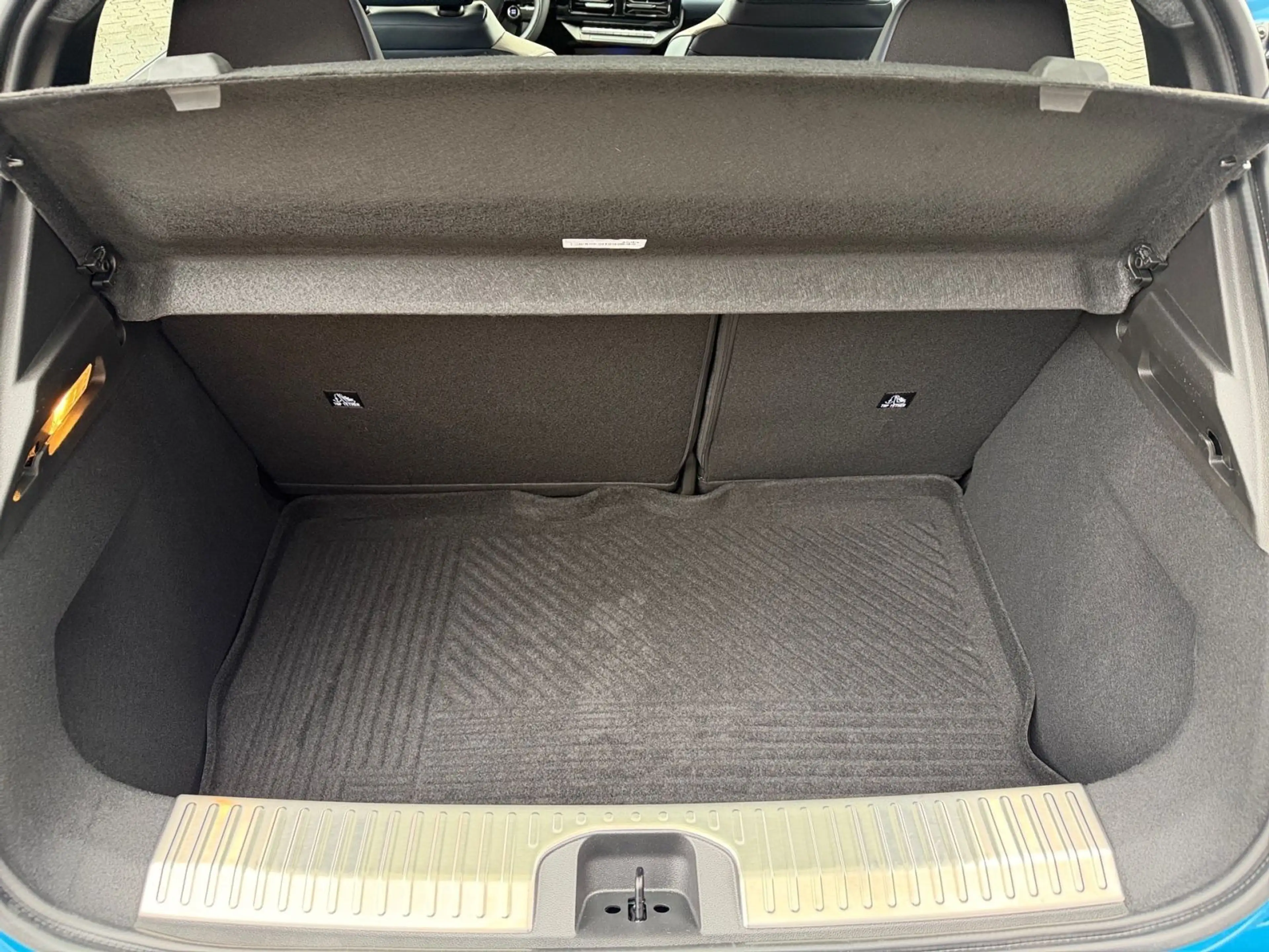 Nissan Micra 52 kWh Evolve, ProPilot, SHZ, Kamera, HK — photo 13