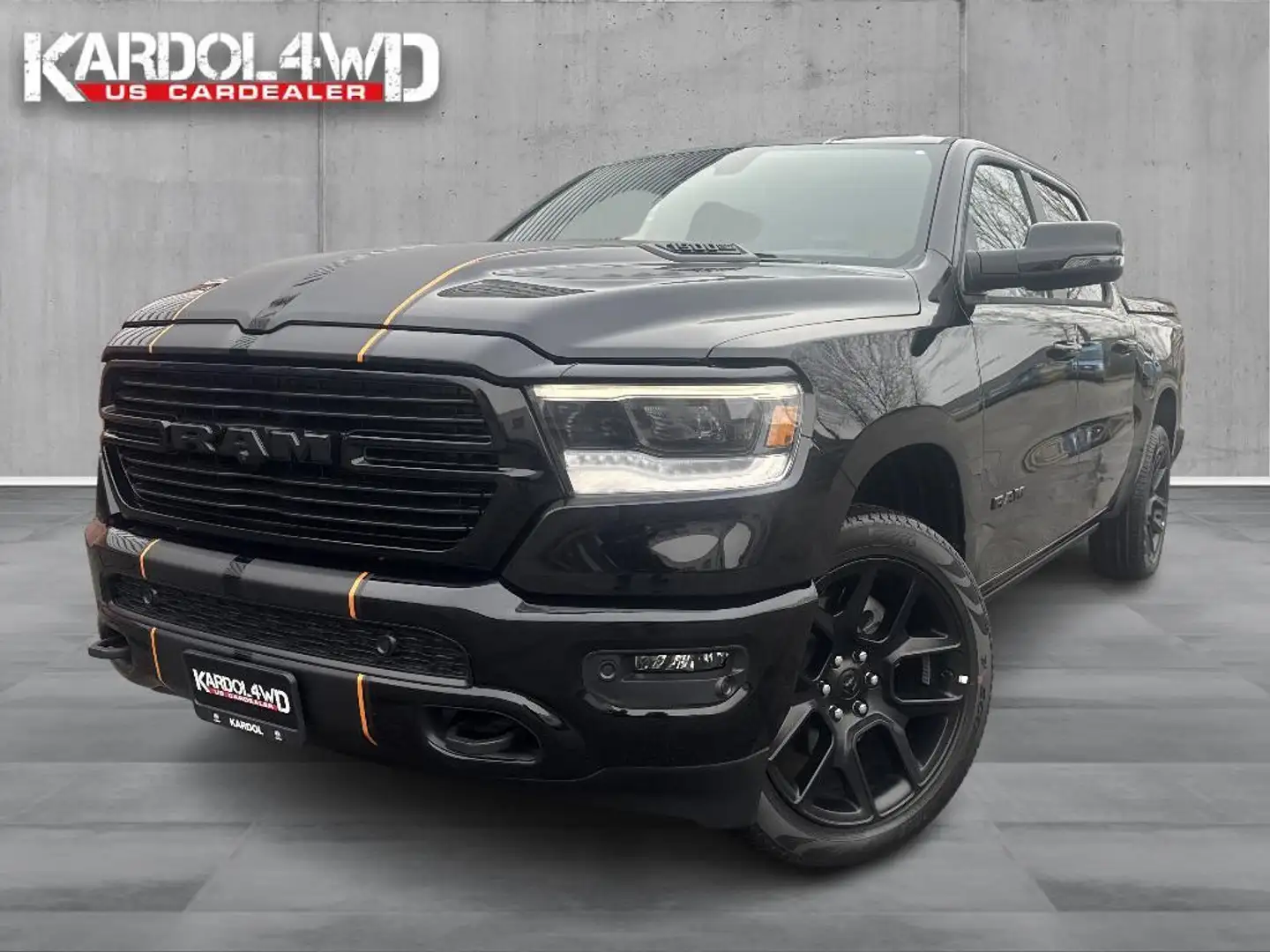 Dodge RAM 1500 5.7 V8 4x4 Crew Cab Laramie | Model24 BPM VRI Чёрный - 1