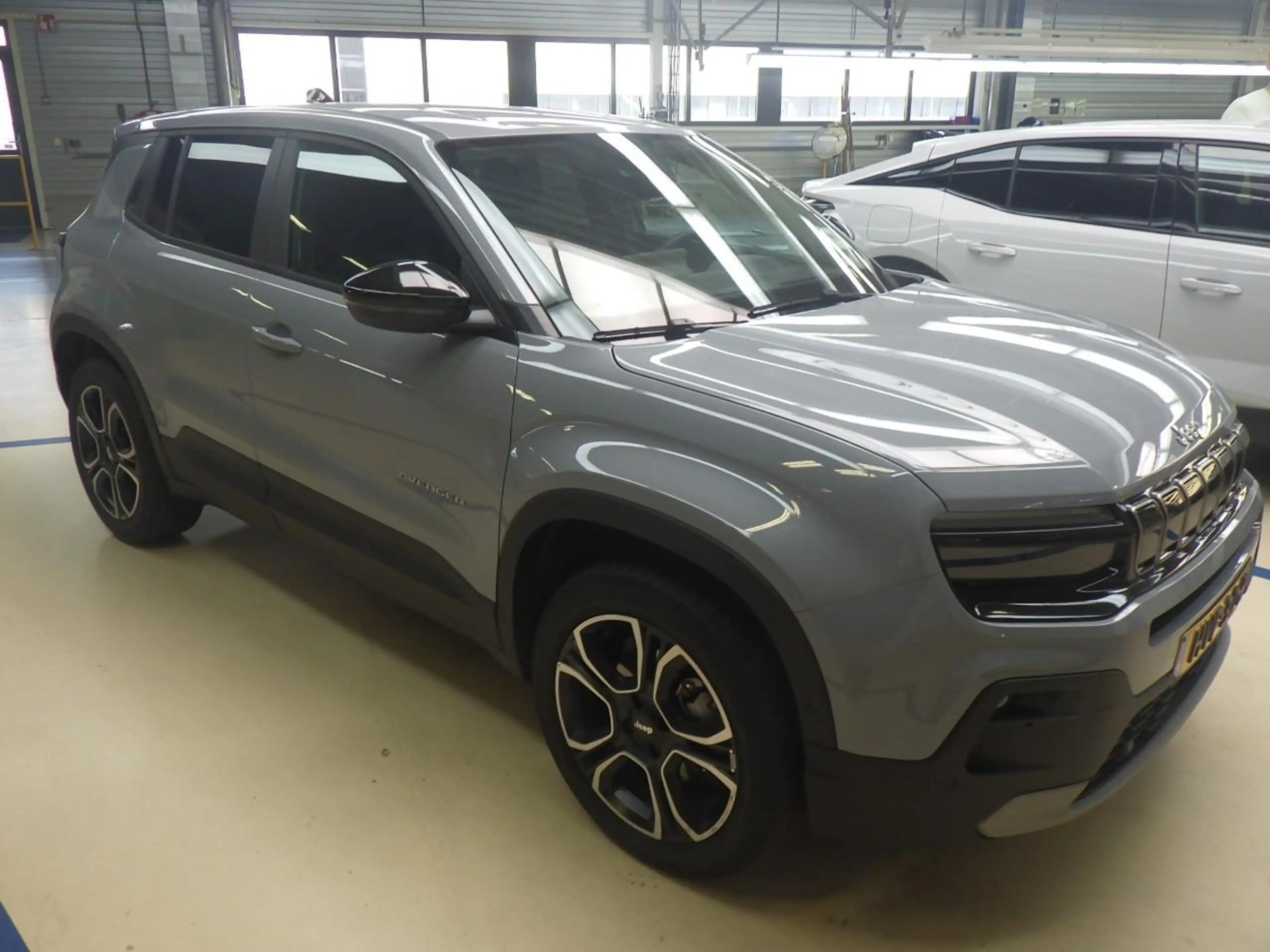 Jeep Avenger 1.2 e-Hybrid Summit Camera | Parkeersensoren Voor — photo 2