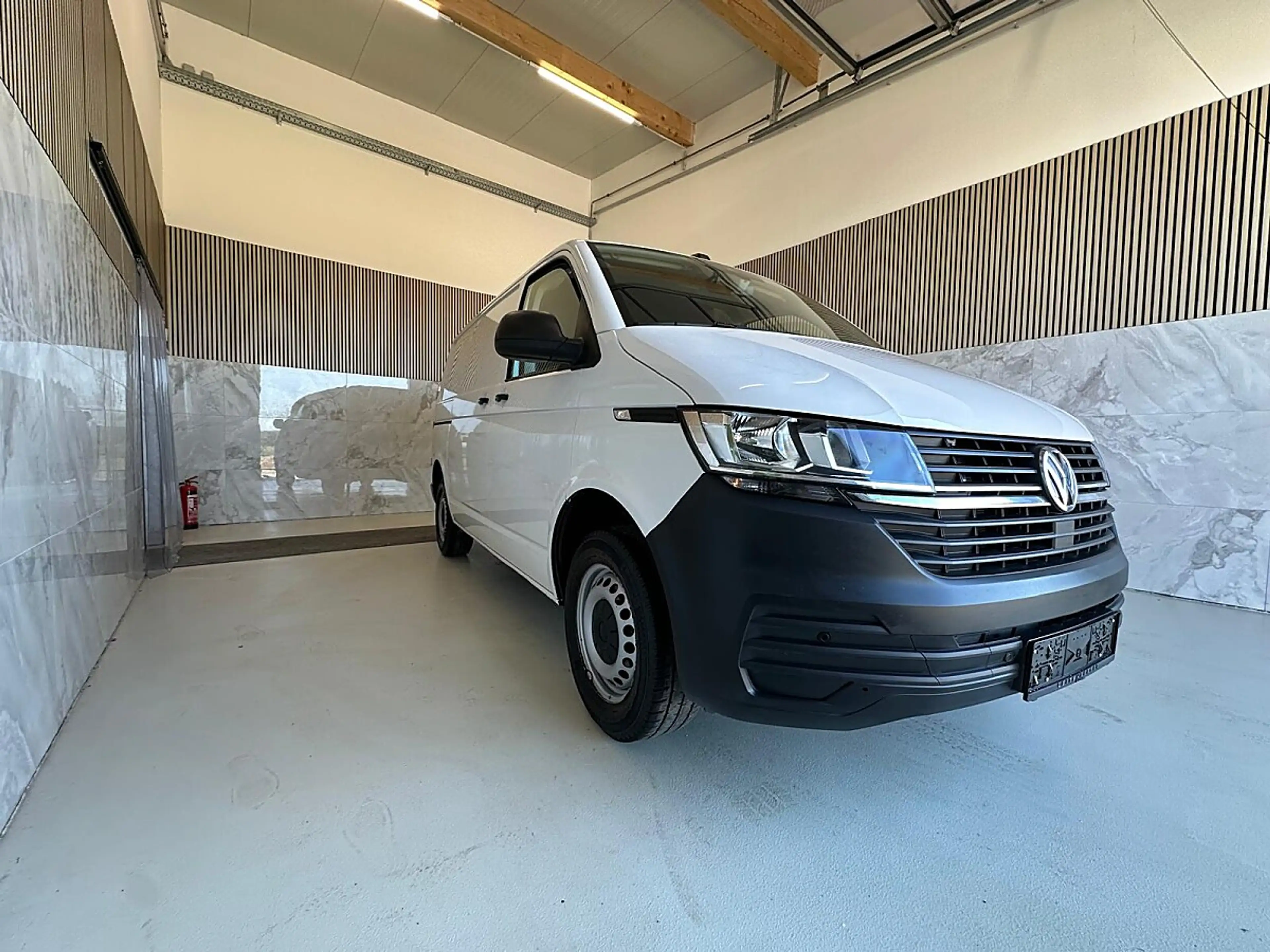 Volkswagen T6.1 Transporter L1 Flügel Front Assist, Tempomat, Einparkhilfe,... — photo 14