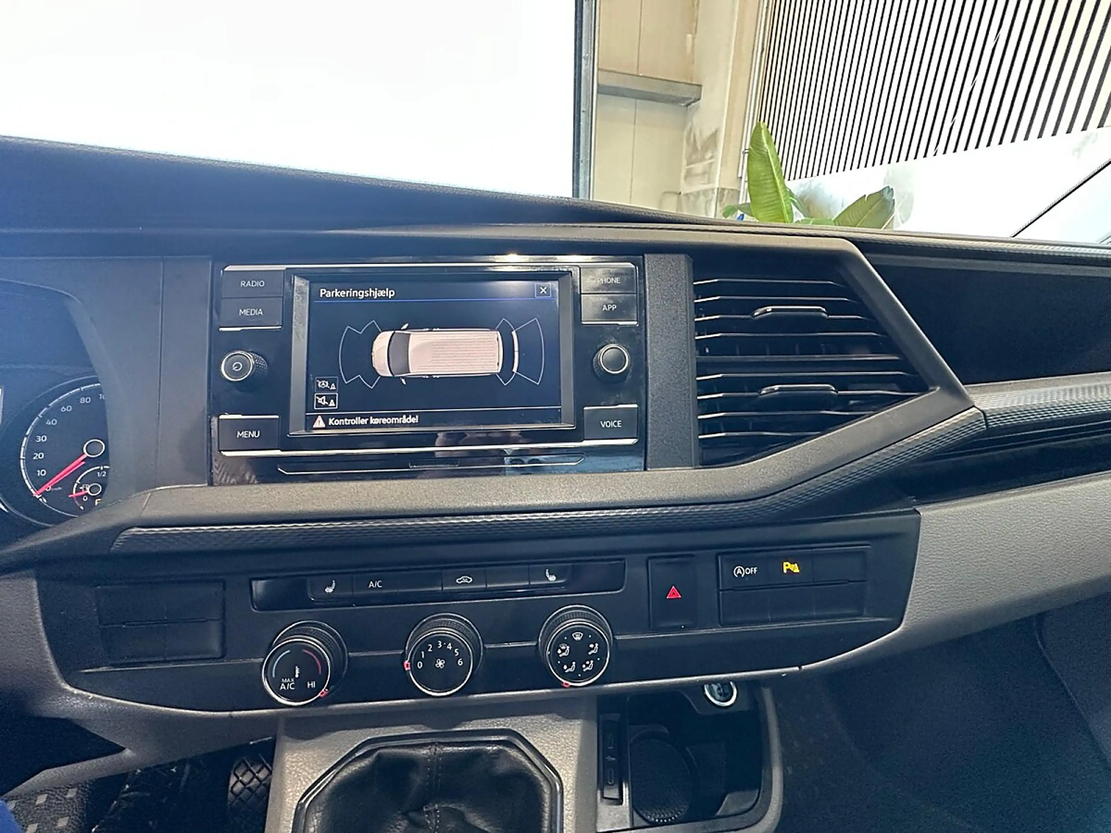 Volkswagen T6.1 Transporter L1 Flügel Front Assist, Tempomat, Einparkhilfe,... — photo 8