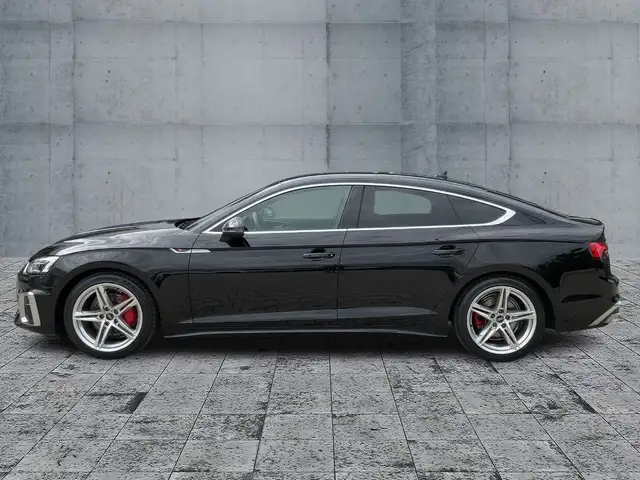Audi A5 view 4