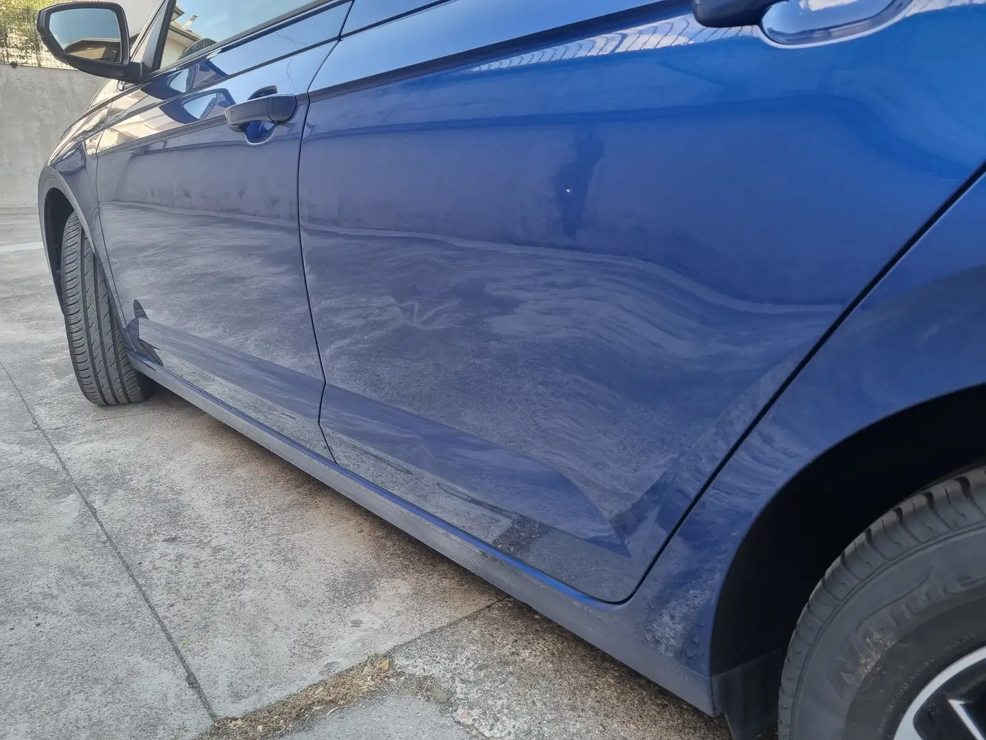 Volkswagen Polo Polo VI 2017 5p 1.0 mpi Comfortline 75cv Blu/Azzurro - 1