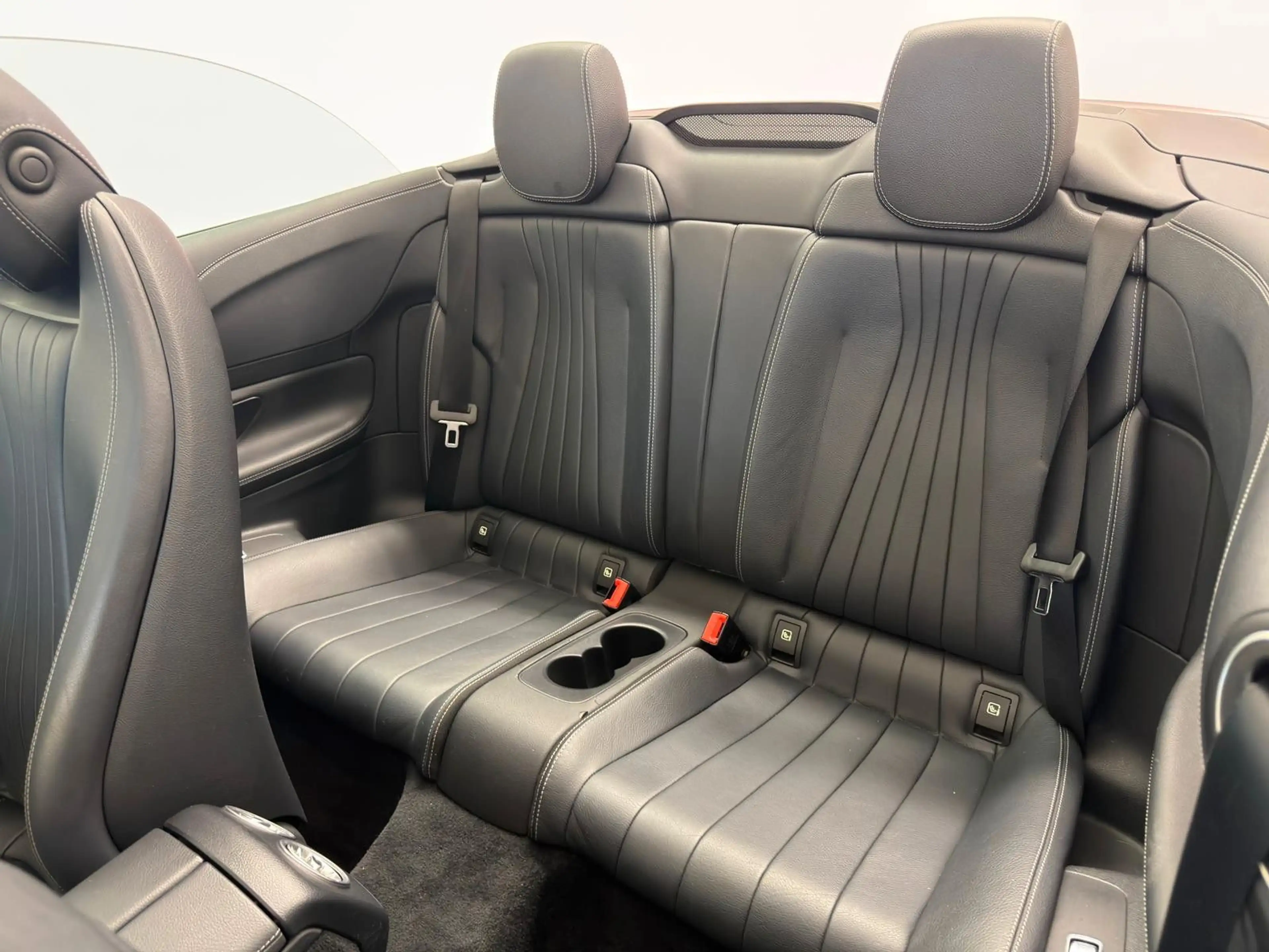 Mercedes-Benz E 200 Cabrio*NAVI*LEDER*R-KAM*SHZ*AIR-SCARF* — photo 11