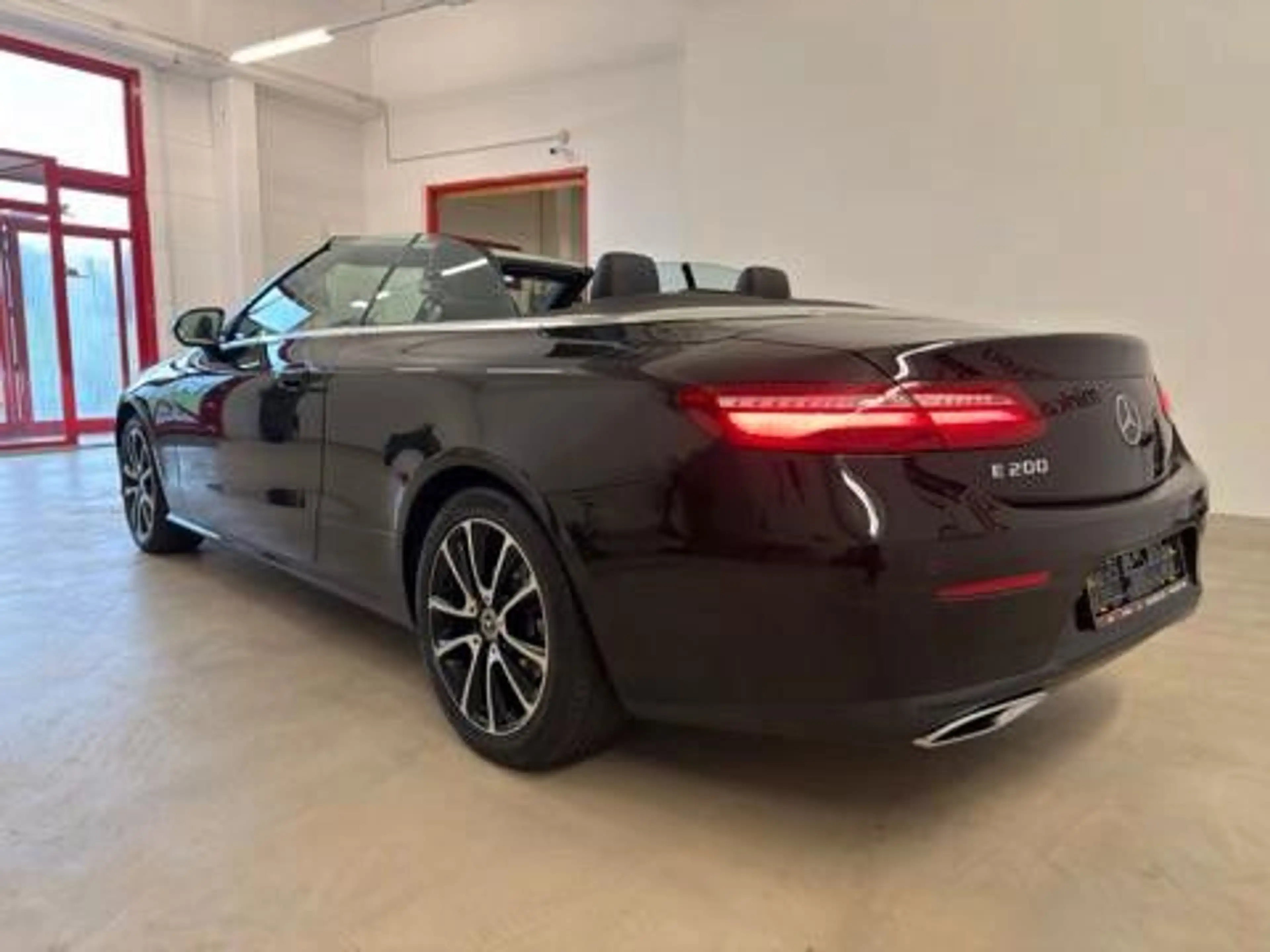 Mercedes-Benz E 200 Cabrio*NAVI*LEDER*R-KAM*SHZ*AIR-SCARF* — photo 4