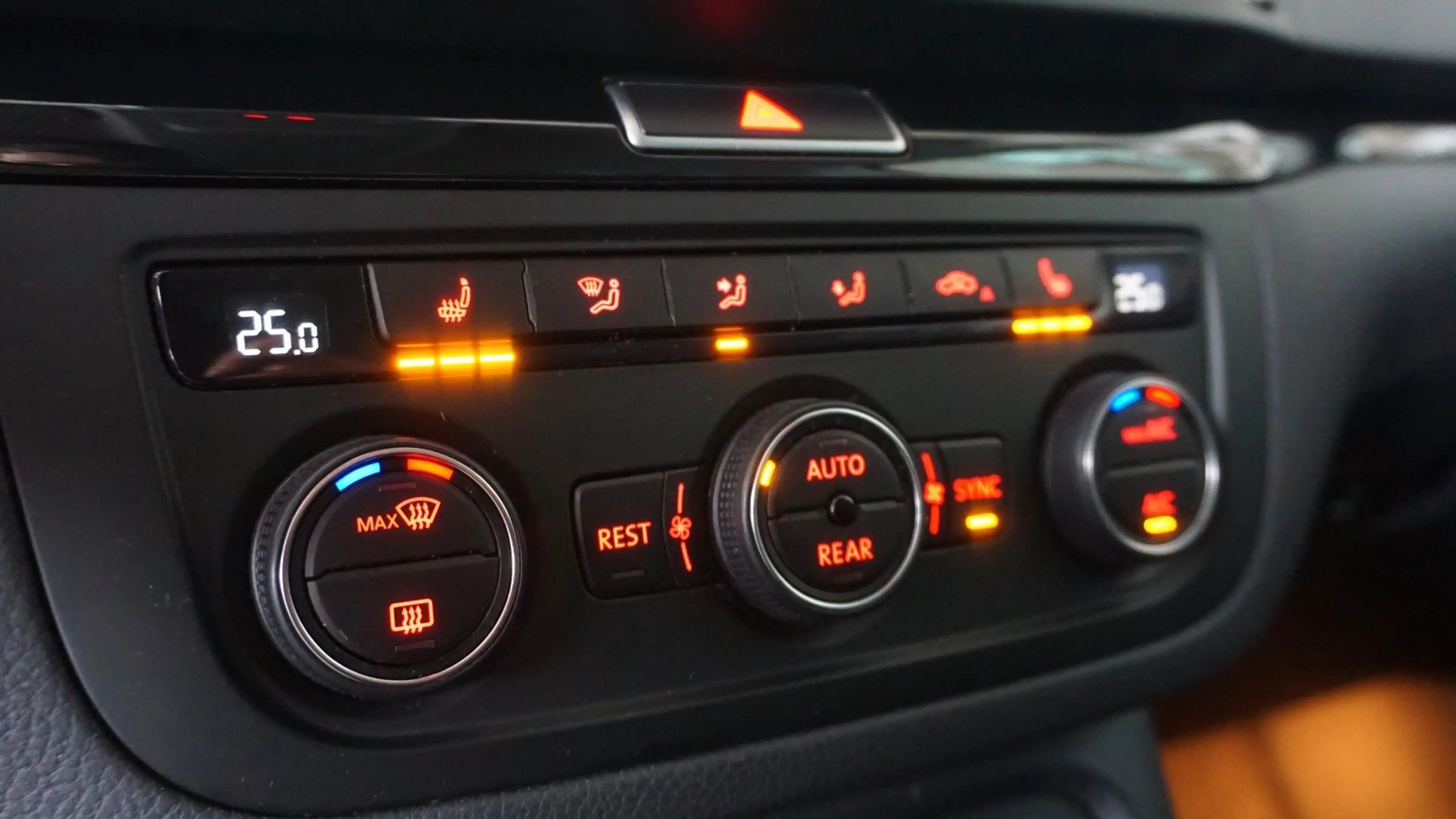Volkswagen Sharan Highline*PDC*KAM*7-SITZER*DSG*ACC*NAVI!!! — photo 19