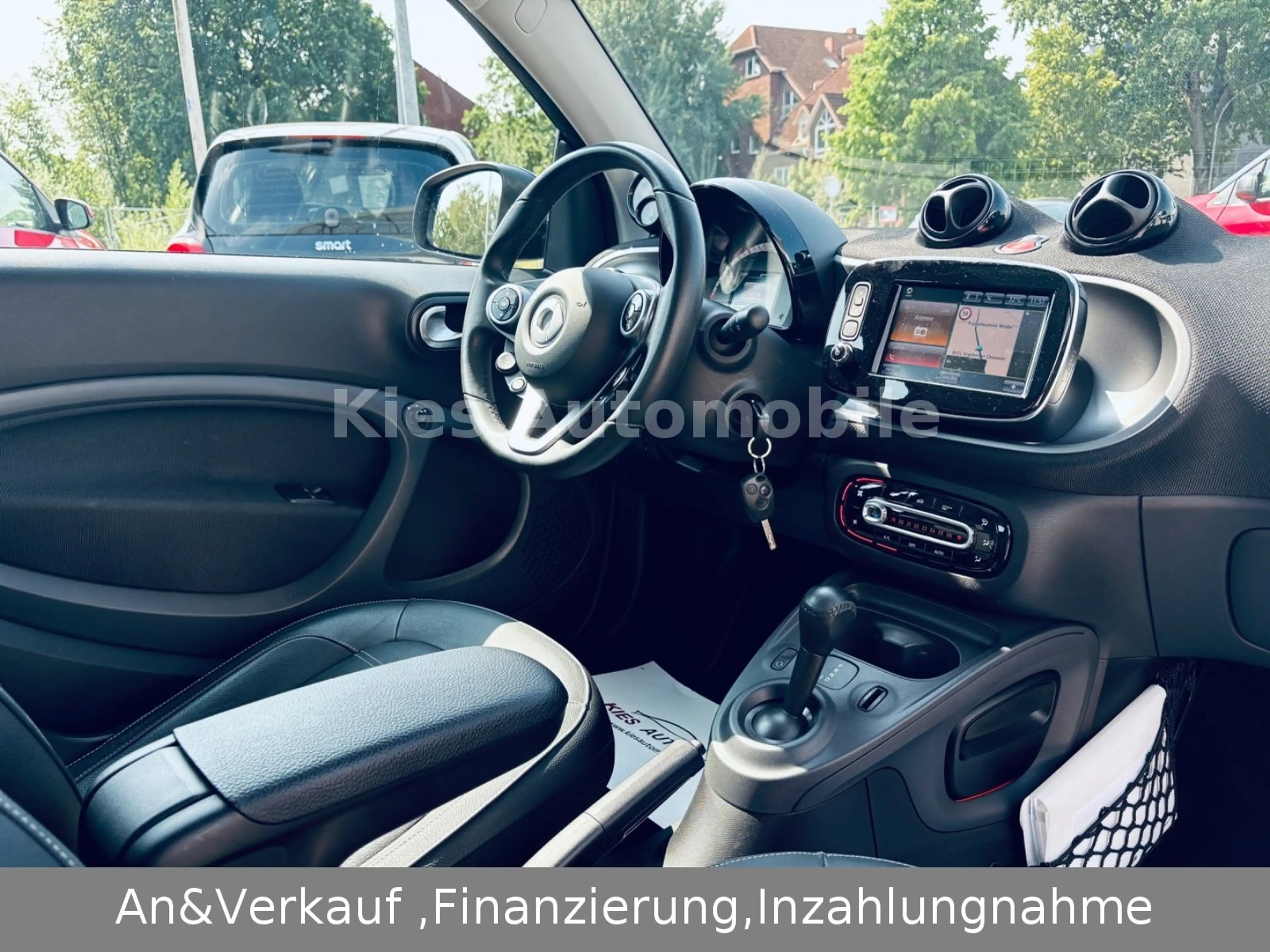 smart forTwo Prime 90 Ps AUTOM/LEDER/NAVI/KAMERA/PANO — photo 8