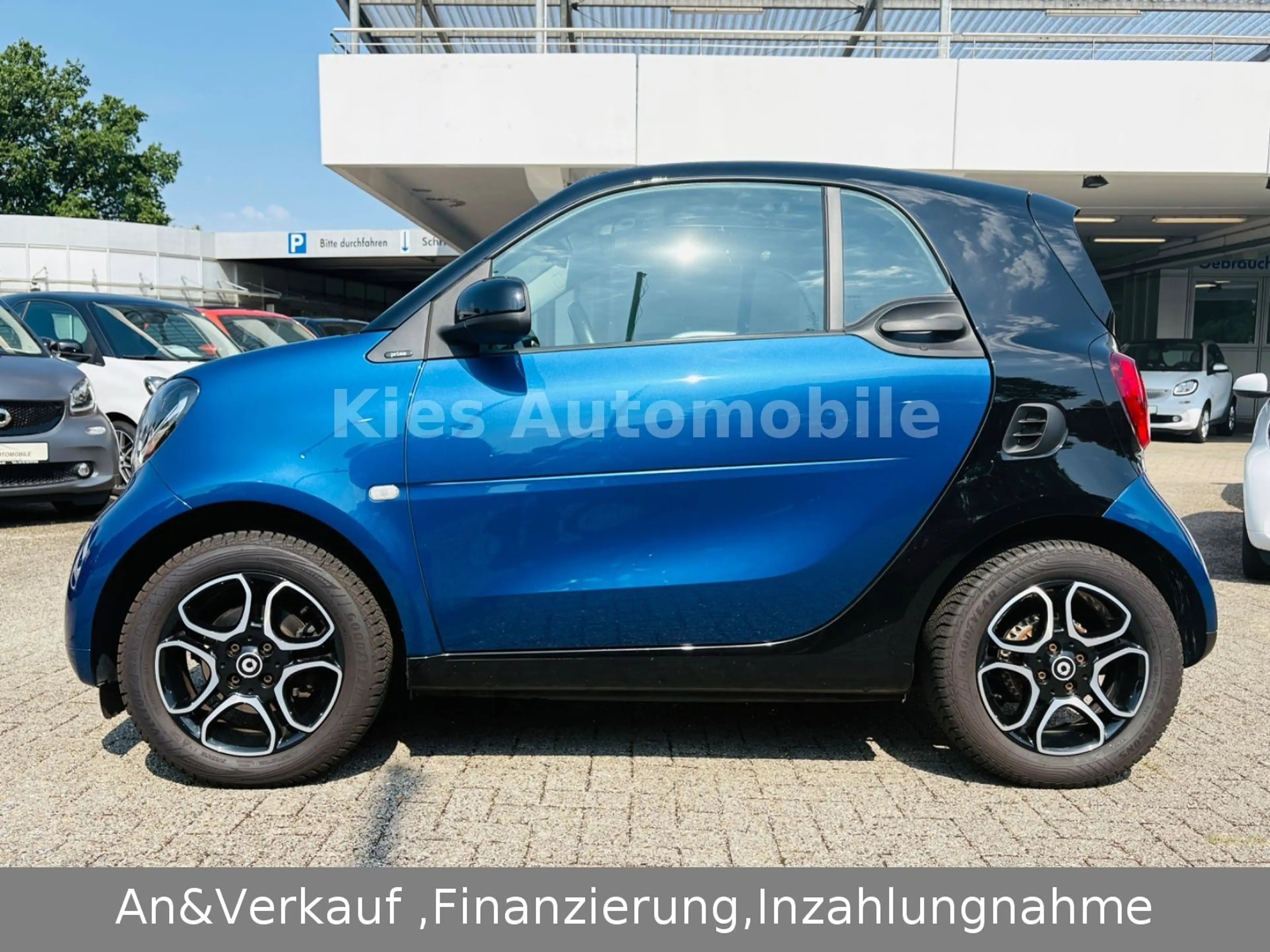 smart forTwo Prime 90 Ps AUTOM/LEDER/NAVI/KAMERA/PANO — photo 4
