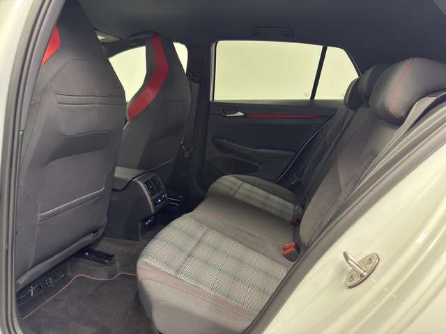 Volkswagen Golf GTI — photo 15