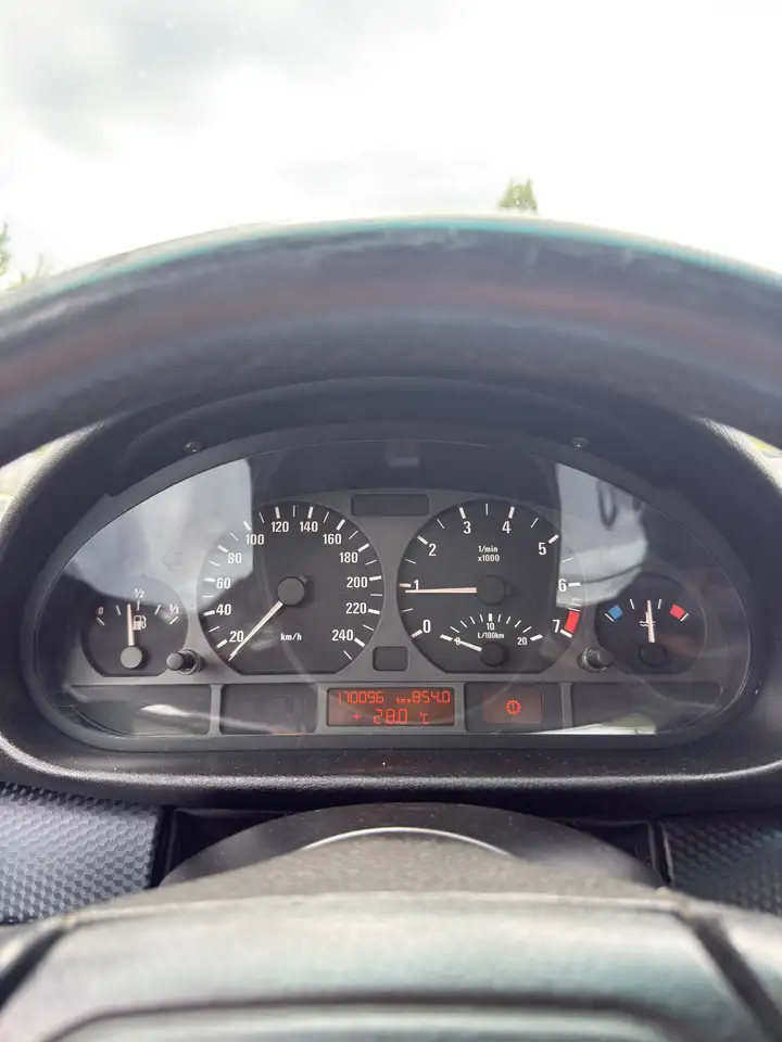 BMW 316i, foto 6
