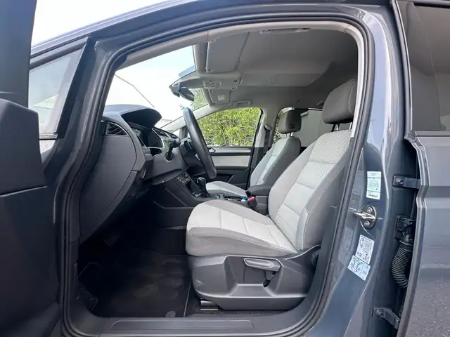 Volkswagen Touran view 15