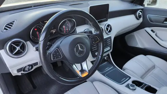 Mercedes-Benz Unknown Model view 8
