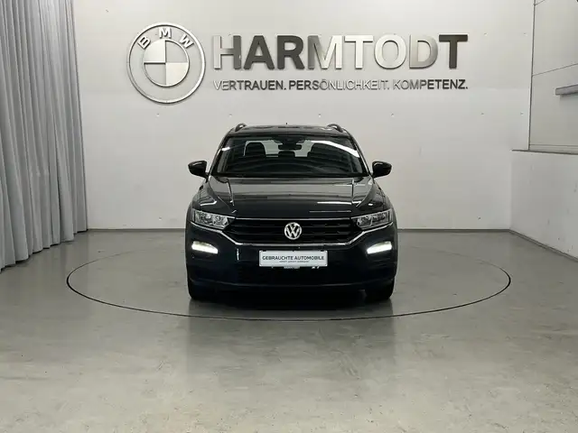 Volkswagen T-Roc view 6
