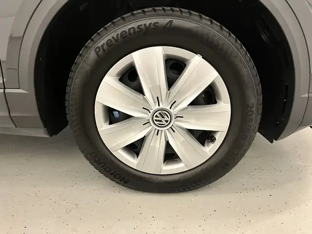 Volkswagen T-Roc view 17