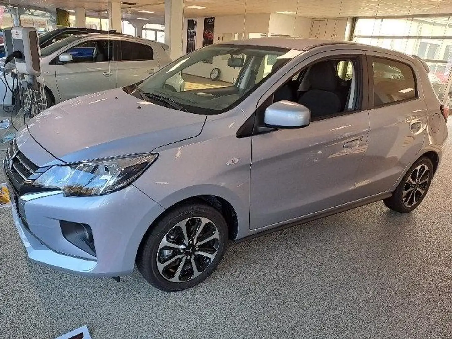 Mitsubishi Space Star Select+ Plateado - 1