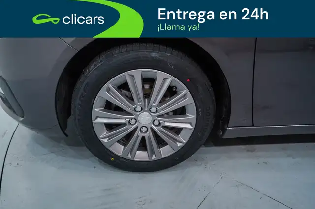 Peugeot 308 view 11