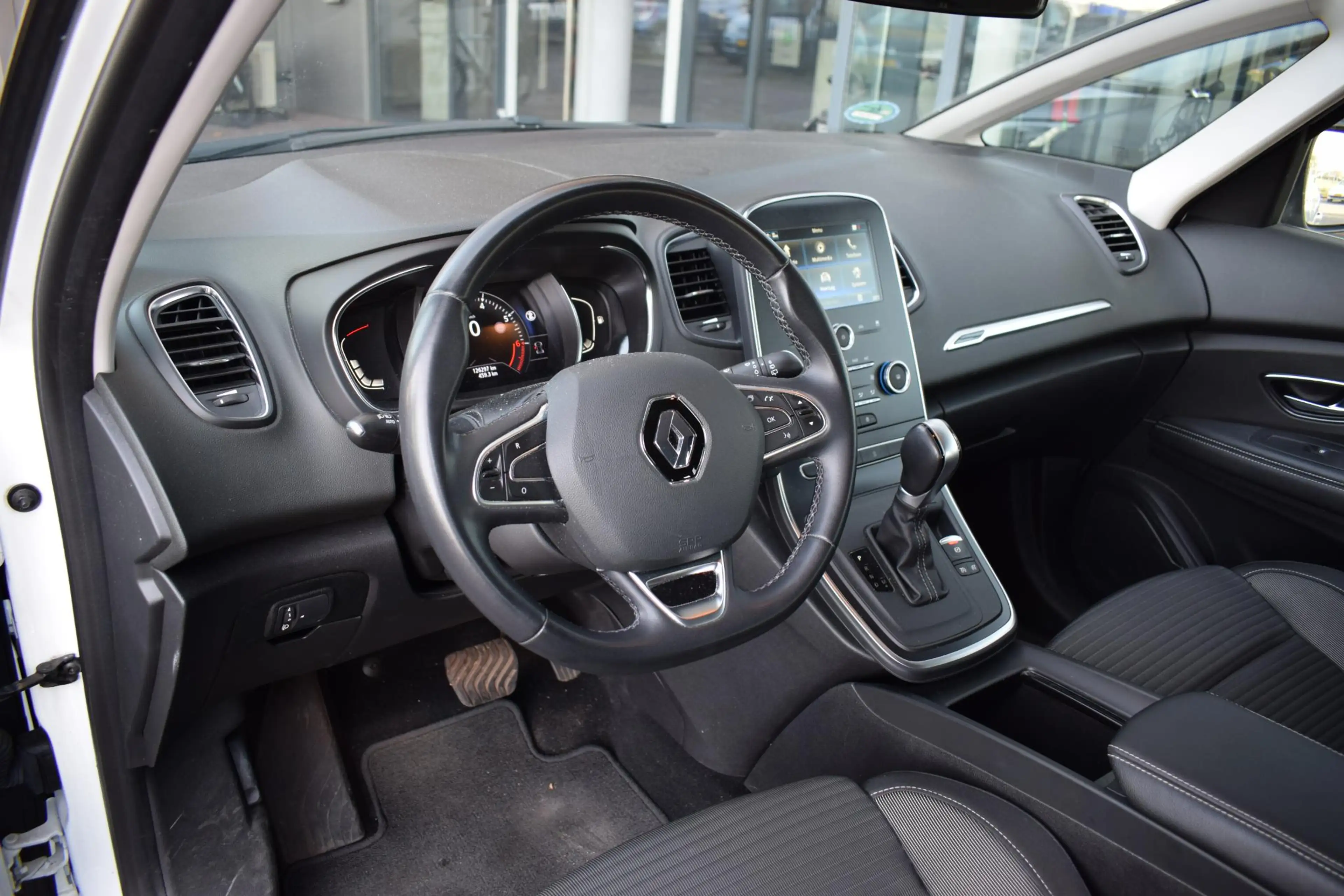 Renault Scenic 1.3 TCe Bose | Trekhaak | Apple CarPlay | Camera | — photo 4