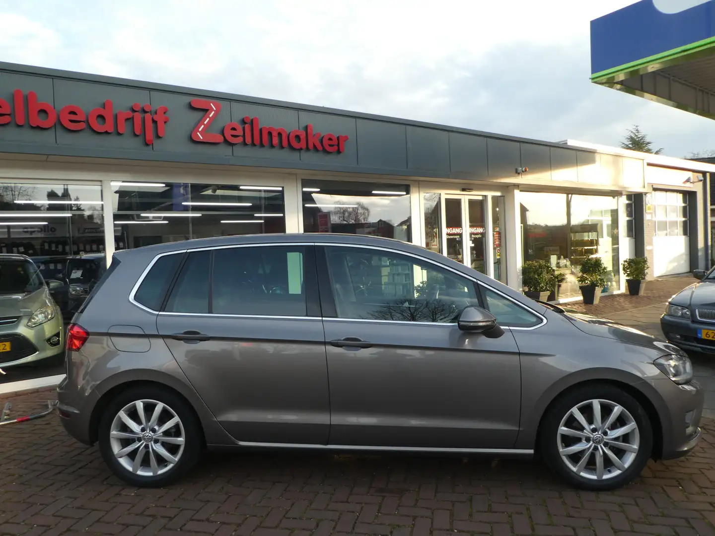Volkswagen Golf Sportsvan 1.4 TSI Business Edition Connected Automaat, Navi, Gris - 2