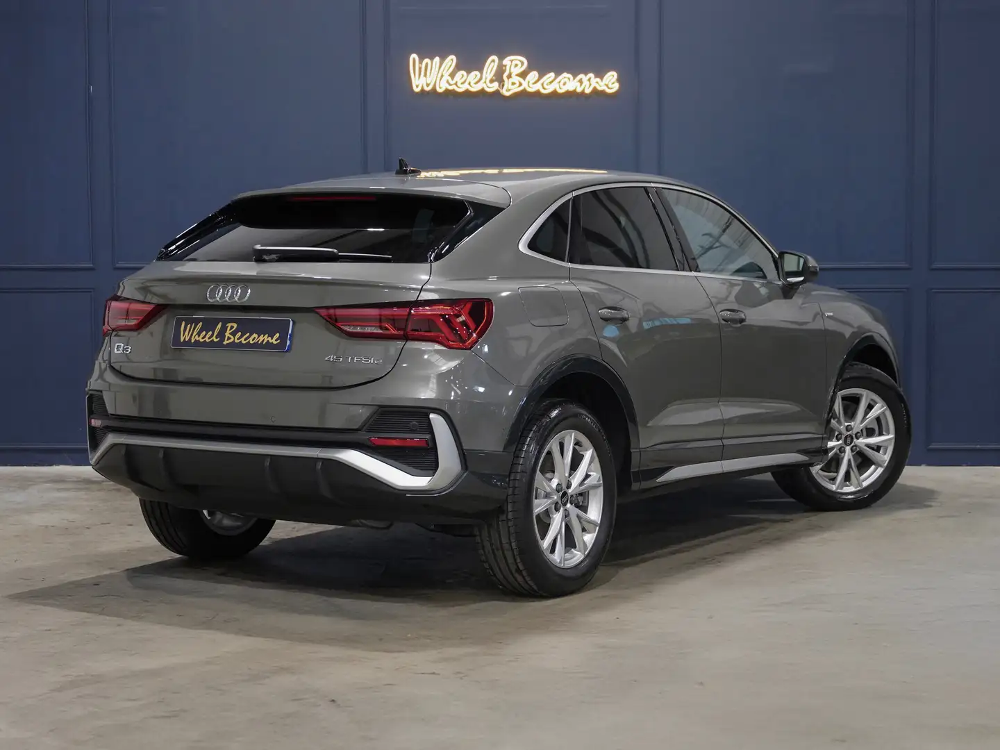 Audi Q3 Q3 Sportback 45 TFSIe  245 ch S tronic 6 S line Gris - 2