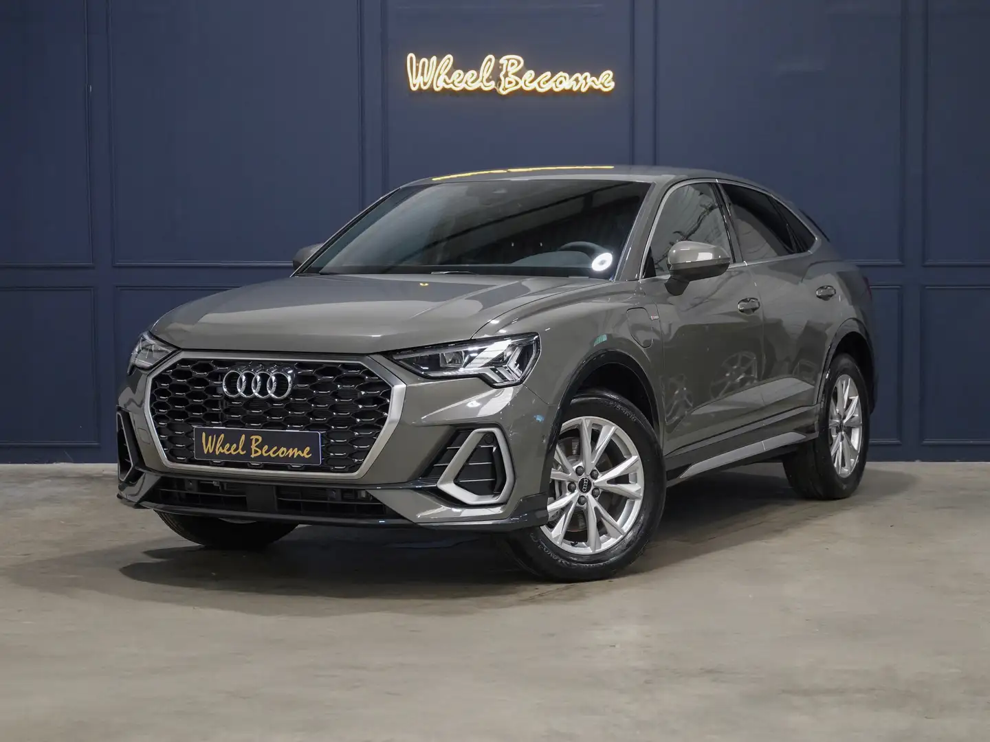 Audi Q3 Q3 Sportback 45 TFSIe  245 ch S tronic 6 S line Gris - 1
