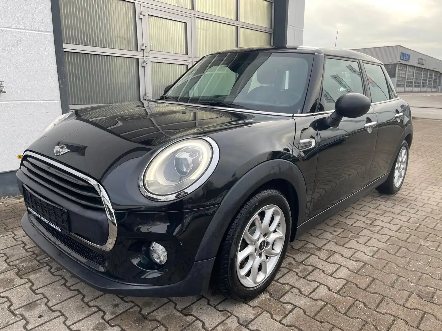 MINI One Mini 5-trg. /Navi/SHZ/Garantie Negru - 1