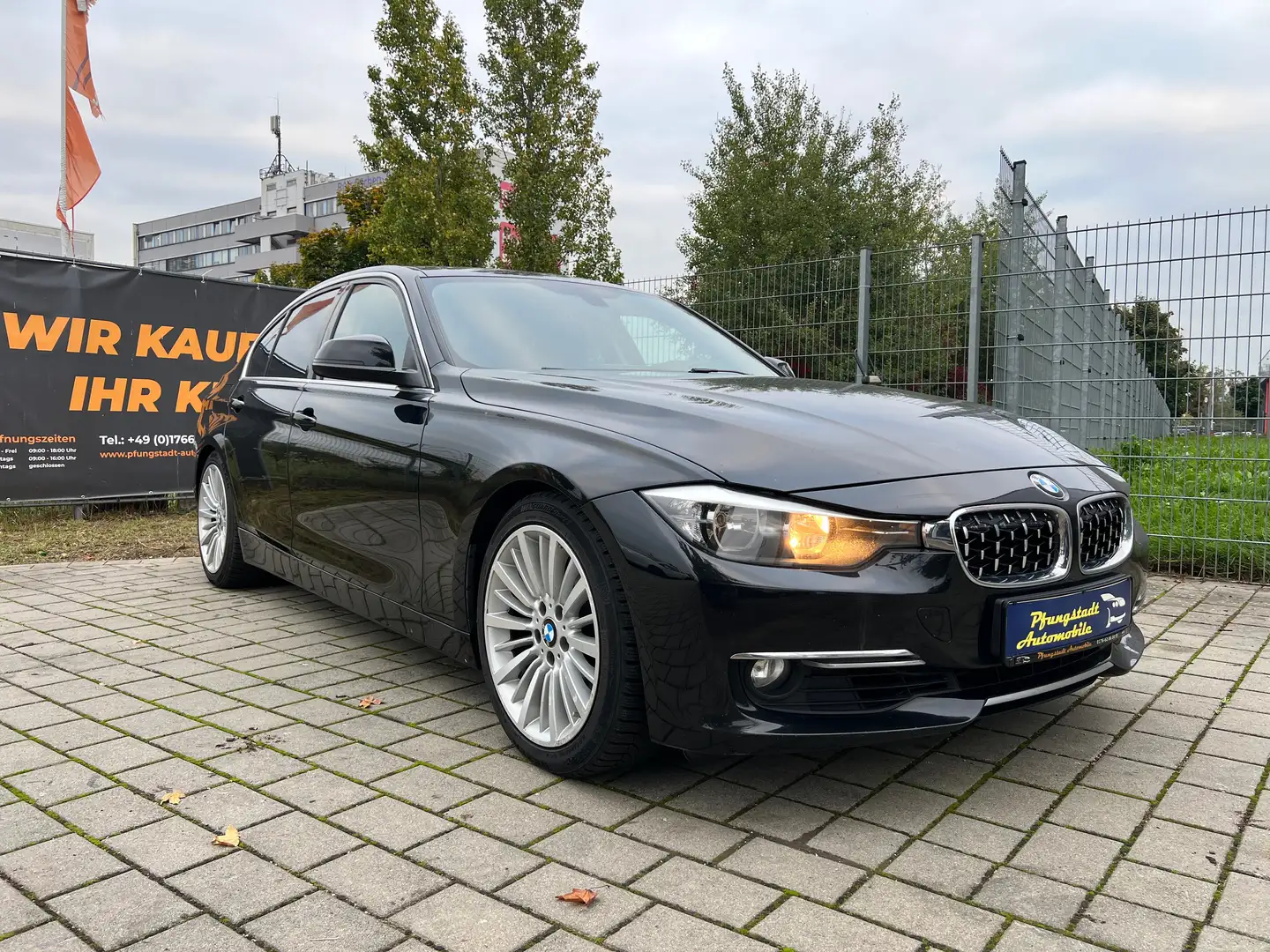 BMW 328 328 i/ 2HAND/Vollender/Automatik/Gepflegt Schwarz - 1