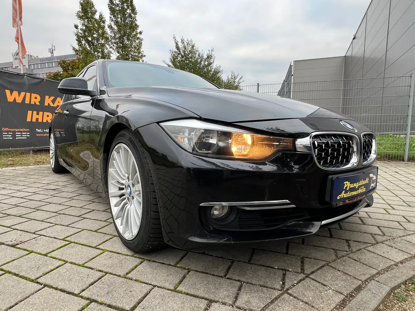 BMW 328 328 i/ 2HAND/Vollender/Automatik/Gepflegt Schwarz - 2