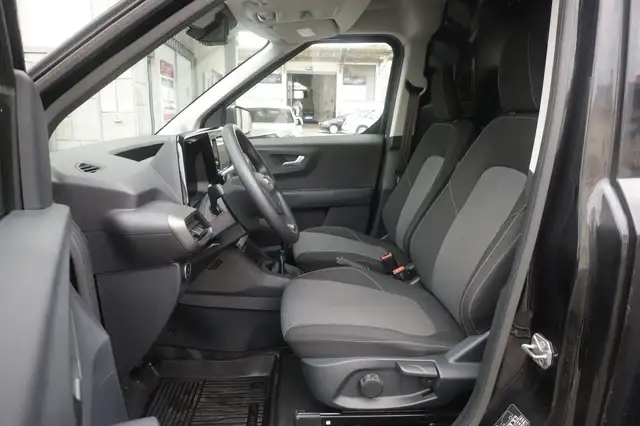 Ford Transit Courier view 14