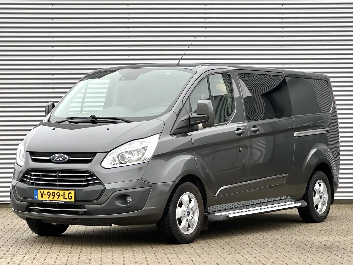 Ford Transit Custom 2.0 TDCI L2H1 Limited DC Dubbele cabine automaat Grau - 1