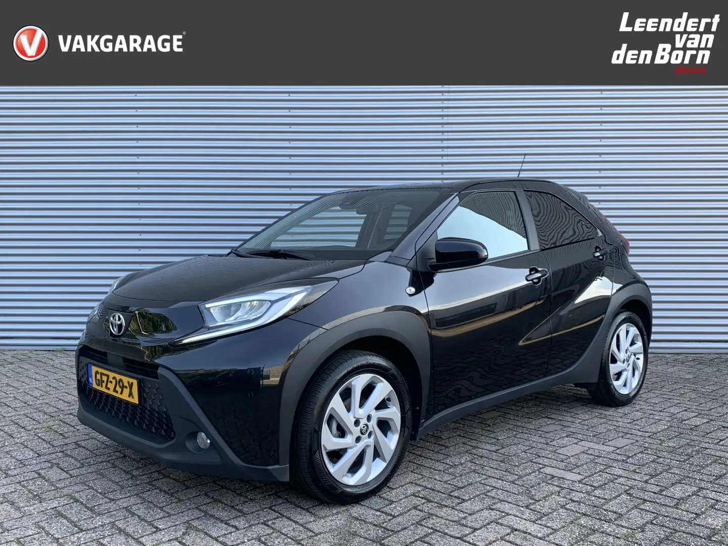 Toyota Aygo X 1.0 VVT-i MT First Apple Carplay/Android Auto | Ca Zwart - 1