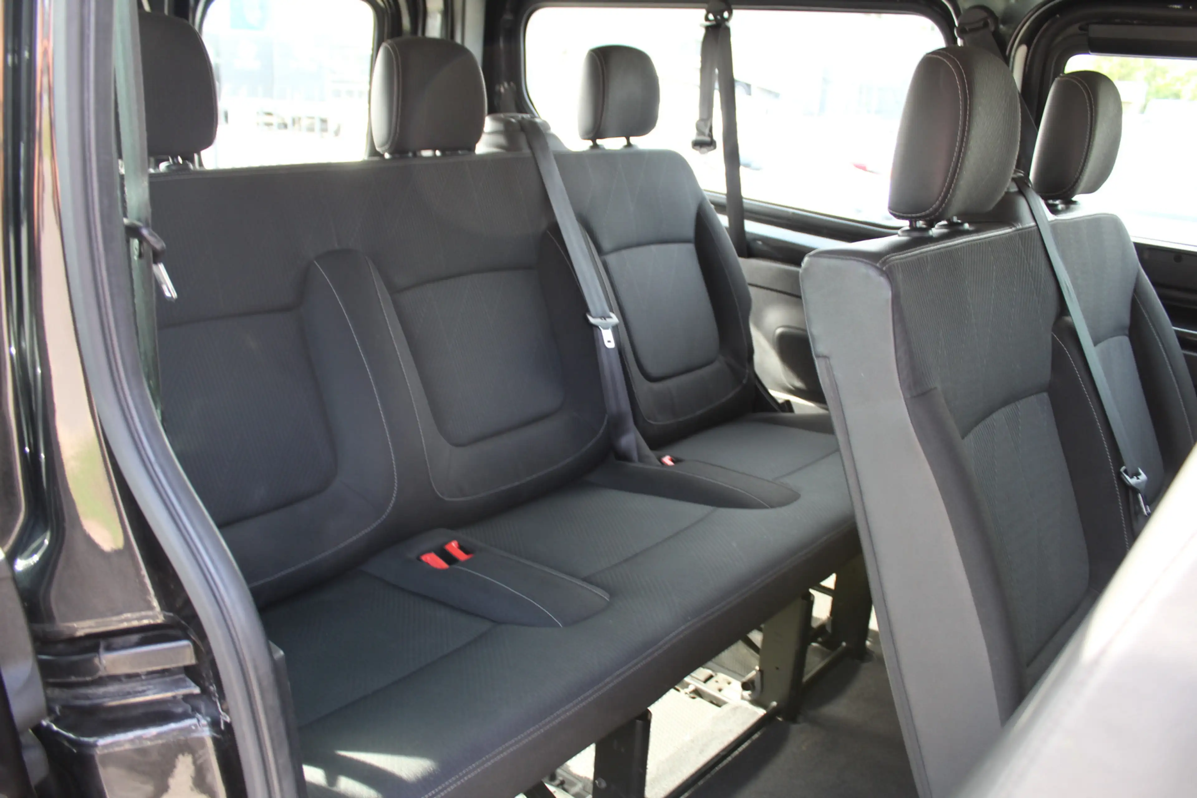 Renault Trafic Passenger 2.0 dCi 145Pk Grand Zen 9persoons Euro6 — photo 12