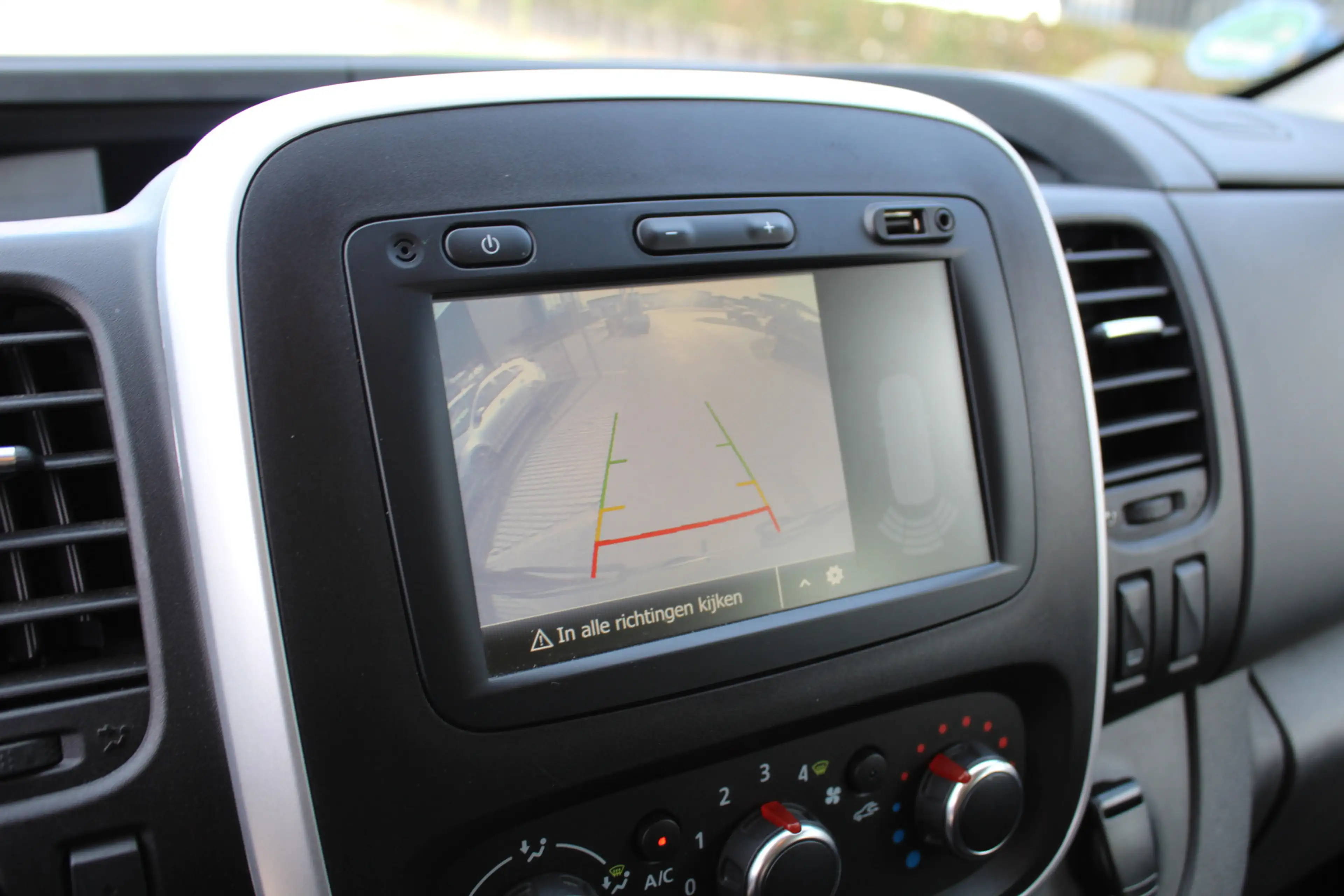 Renault Trafic Passenger 2.0 dCi 145Pk Grand Zen 9persoons Euro6 — photo 8