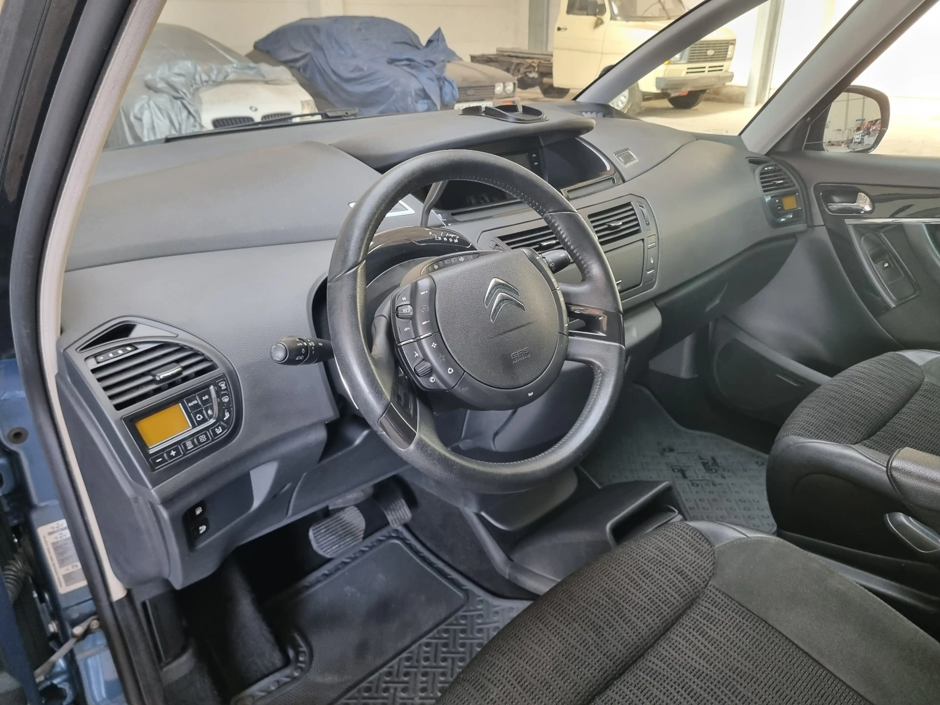 Citroen C4 Picasso C4 Picasso Diesel 2.0 HDi FAP Automatik Exclusive — photo 9
