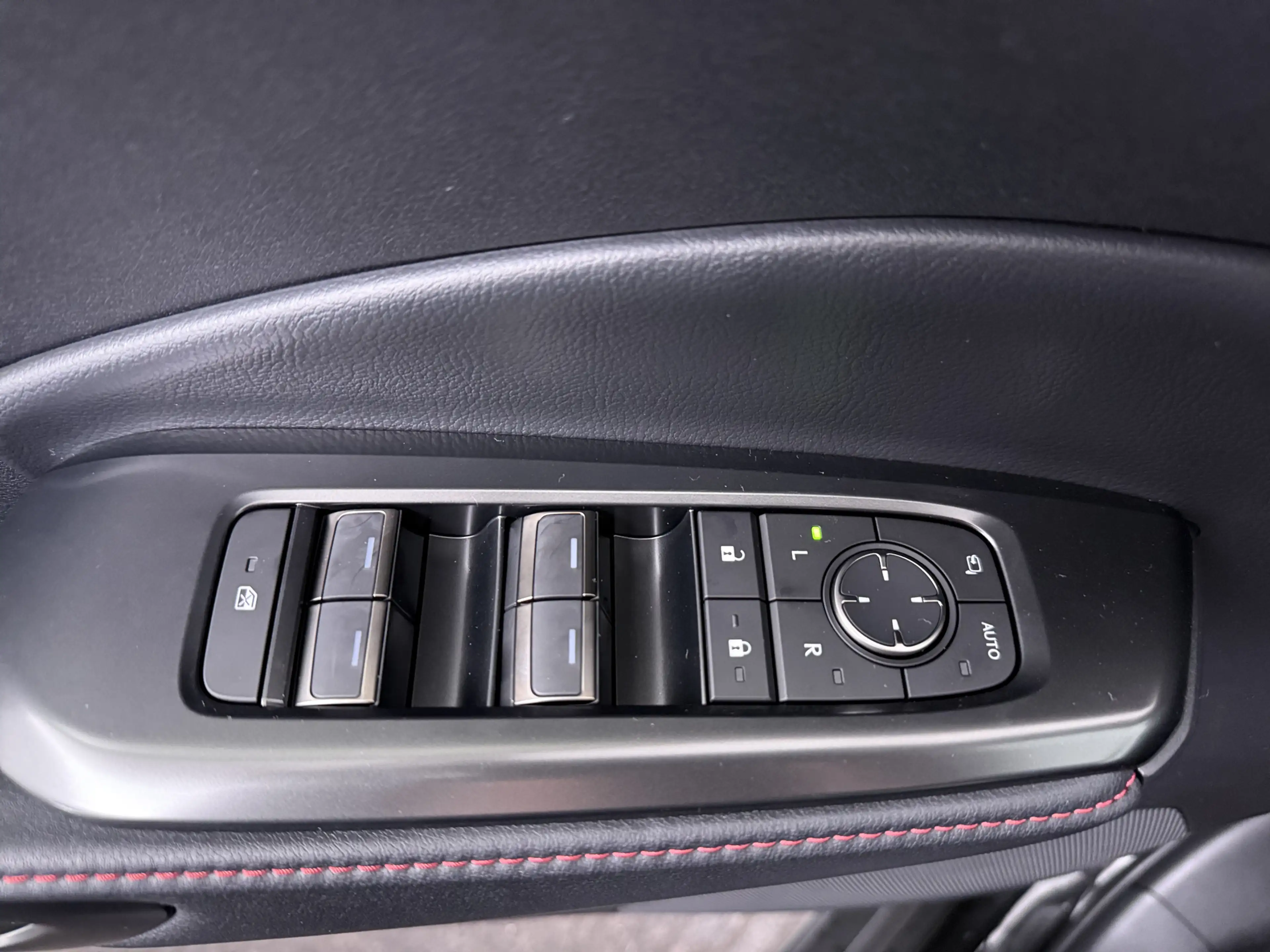 Lexus LBX Emotion 2WD