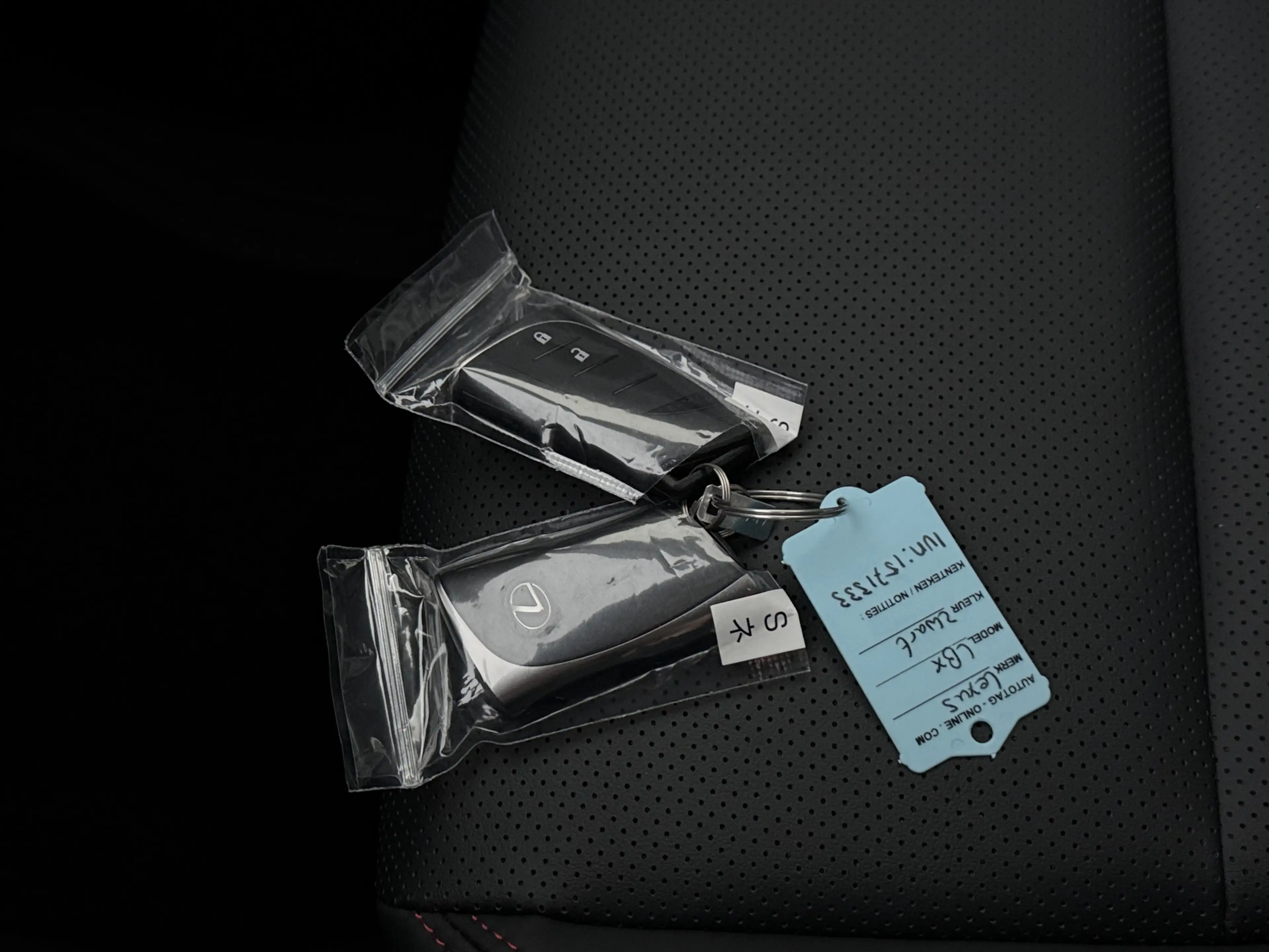 Lexus LBX Emotion 2WD — photo 10