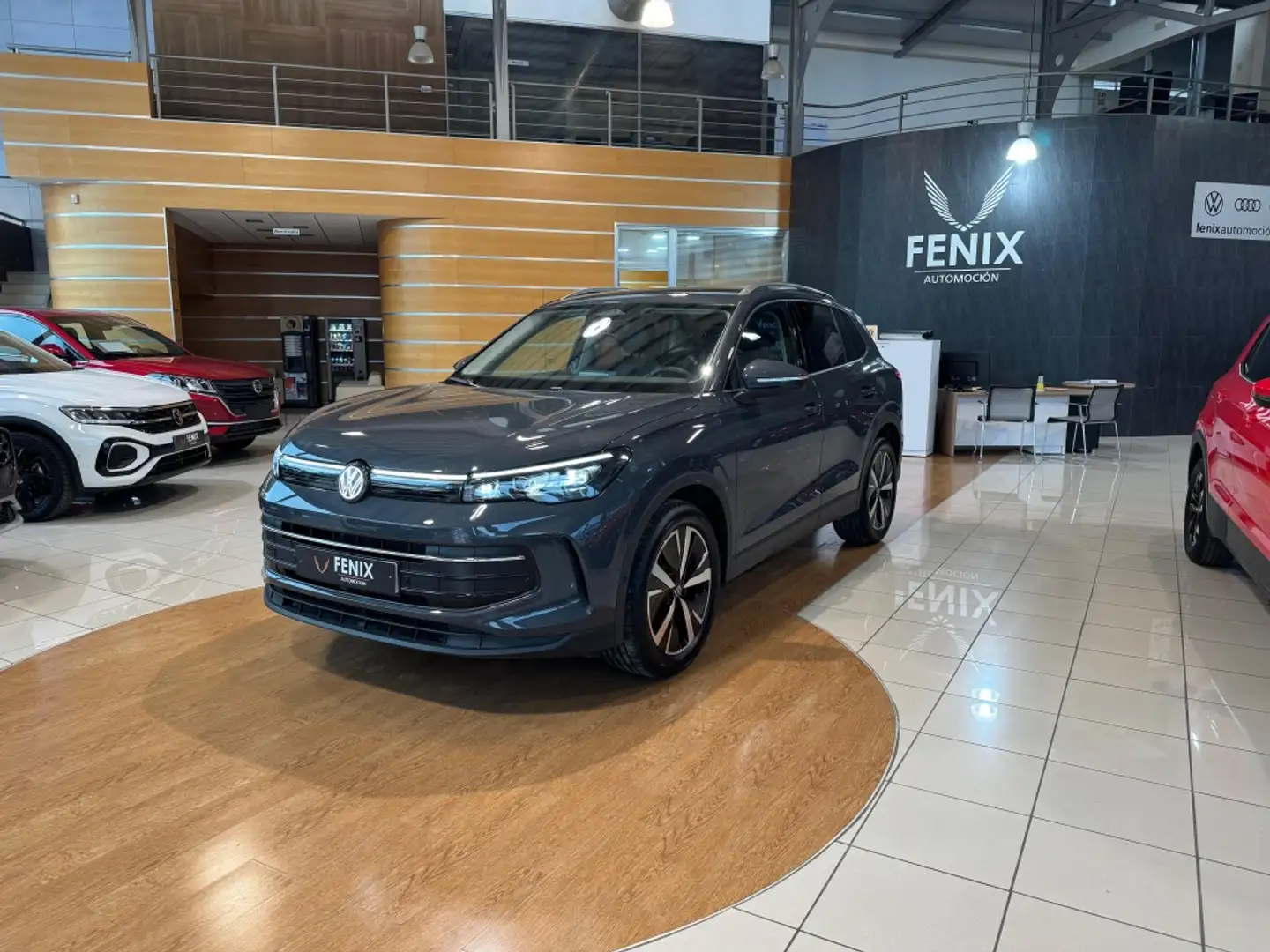 Volkswagen Tiguan 1.5 eTSI Más DSG 96kW Gris - 1