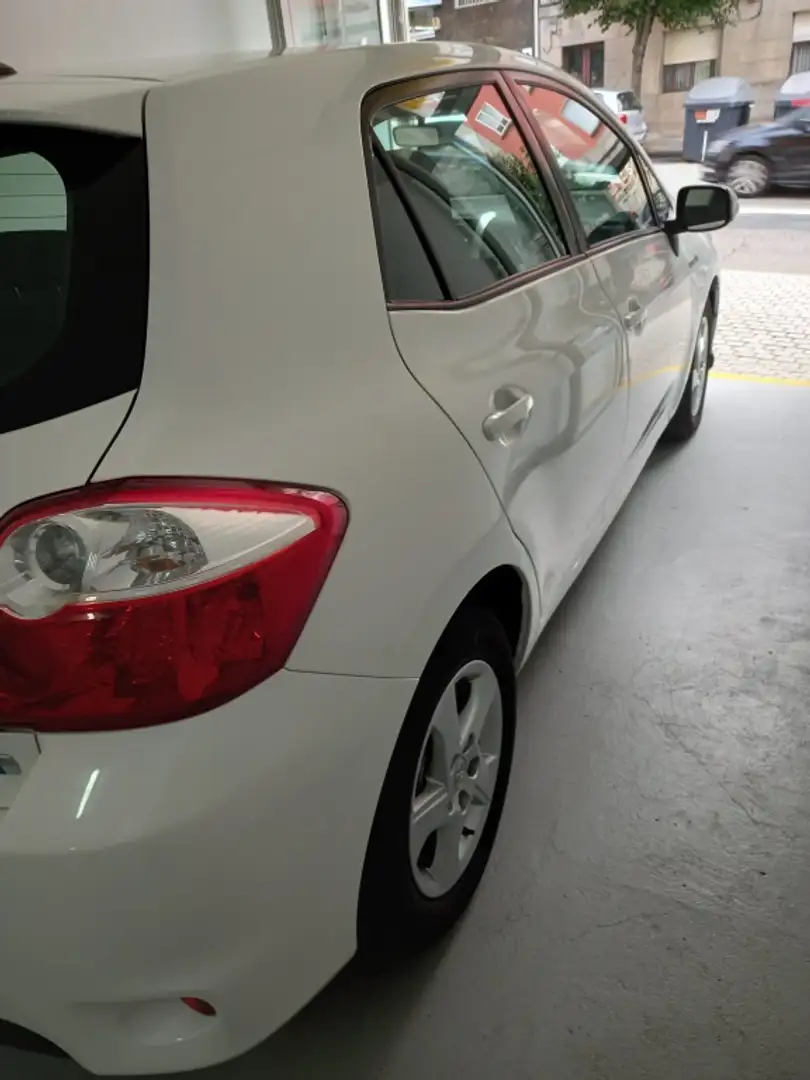 Toyota Auris Pequeño Automático de 5 Puertas Blanc - 2