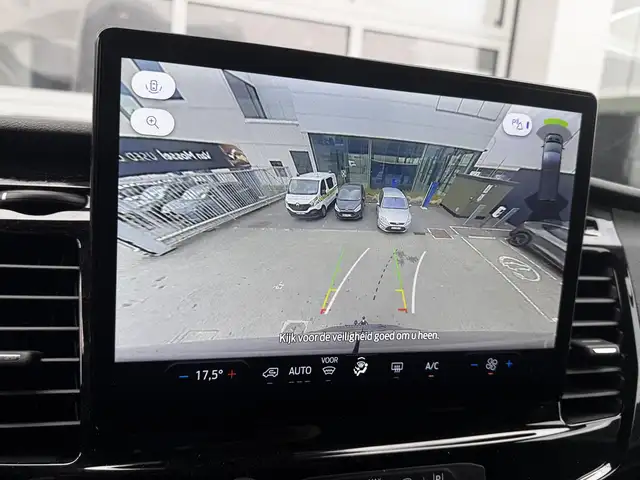 Ford Transit view 12